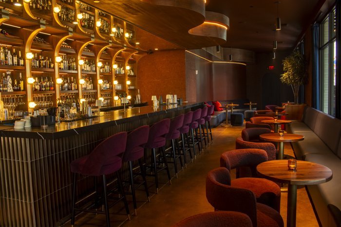 The illuminated bar